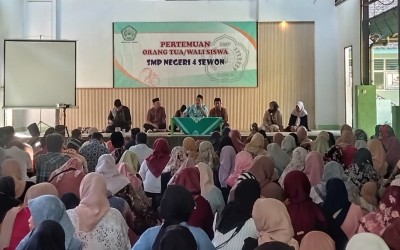 Sinergi Sekolah dan Orang Tua, SMP Negeri 4 Sewon Gelar Sosialisasi Kurikulum dan Pengajian Rutin