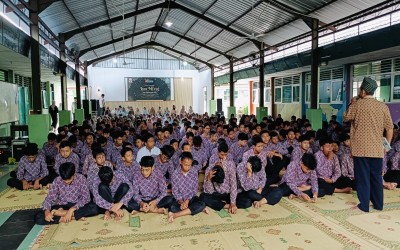 SMP Negeri 4 Sewon Peringati Isra' Mi'raj 1447 H dengan Tema